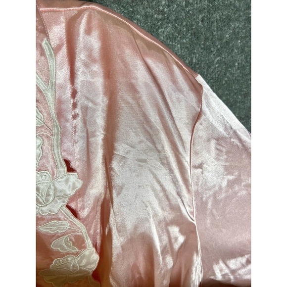 Vintage Victorias Secret Pink Satin Robe Size‎ M/L Floral Applique POCKETS - Picture 8 of 8